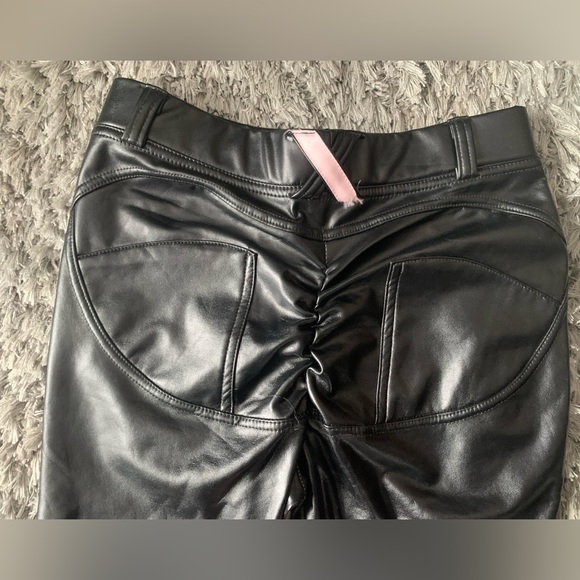 Le Chateau Vegan Leather Pants - Picture 2 of 4